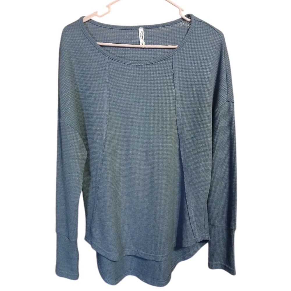 ePretty Chicago Blue Waffle Knit Thermal Top Button Cuff High Low Hem Small